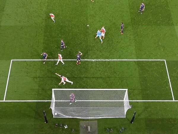 Thrilling Goal: Olivier Giroud Scores for Arsenal against FC Bayern Munich, UEFA Champions League 2015 / 16