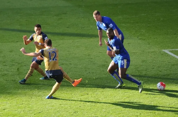 Framed Print : Thunderbolt Goal: Olivier Giroud Scores Past Wes Morgan (Leicester City vs. Arsenal, 2015 / 16 Premier League)