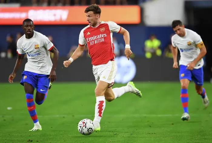 Framed Print : Tierney's Unforgettable Showdown: Arsenal's Star Full-Back Shines Against FC Barcelona at SoFi Stadium (2023 Pre-Season)