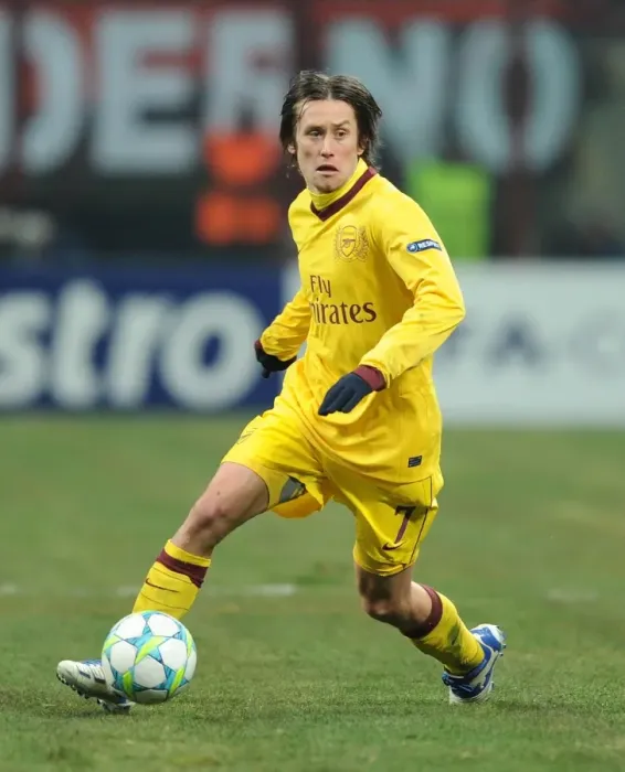 Framed Print : Tomas Rosicky in Action: AC Milan vs Arsenal, UEFA Champions League 2012 Framed Print : Tomas Rosicky in Action: AC Milan vs Arsenal, UEFA Champions League 2012