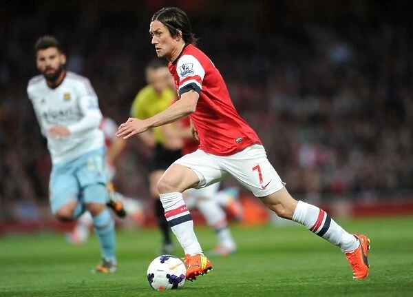 Tomas Rosicky in Action: Arsenal vs West Ham United, Premier League 2013-2014