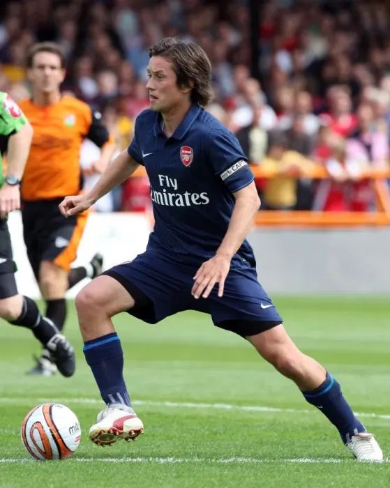 Framed Print : Tomas Rosicky in Action: Arsenal's Pre-Season Thriller at Barnet (2009) Framed Print : Tomas Rosicky in Action: Arsenal's Pre-Season Thriller at Barnet (2009)