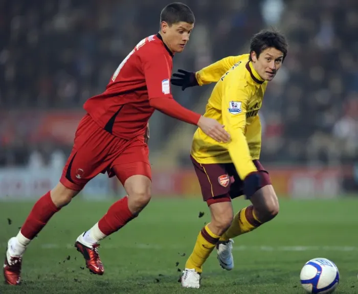Framed Print : Tomas Rosicky (Arsenal) Alex Revell (Orient). Leyton Orient 1: 1 Arsenal