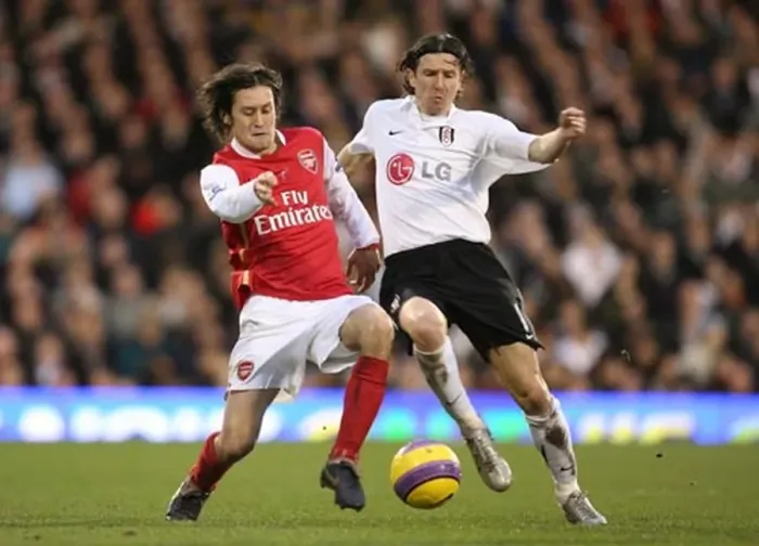 : Tomas Rosicky (Arsenal) Alexi Smertin (Fulham) : Tomas Rosicky (Arsenal) Alexi Smertin (Fulham)