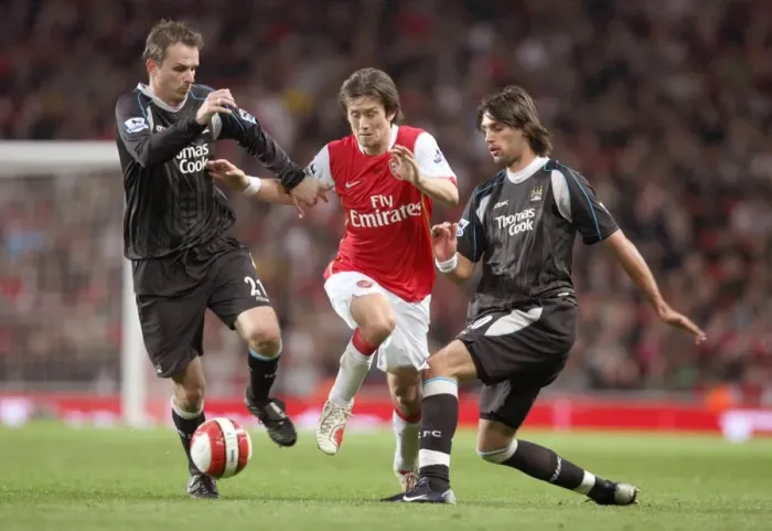 Framed Print : Tomas Rosicky (Arsenal) Dietmar Hamann and Georgios Samaraz (Man City)