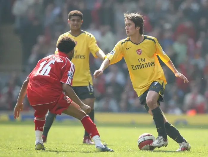 Framed Print : Tomas Rosicky (Arsenal) Jermaine Pennant (Liverpool) Framed Print : Tomas Rosicky (Arsenal) Jermaine Pennant (Liverpool)