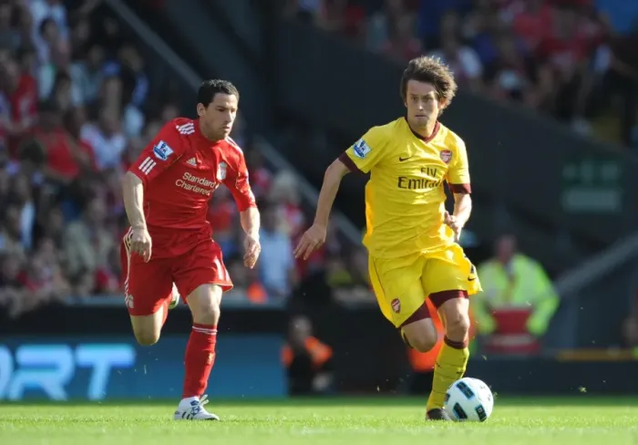 Framed Print : Tomas Rosicky (Arsenal) Maxi Rodriguez (Liverpool). Liverpool 1: 1 Arsenal