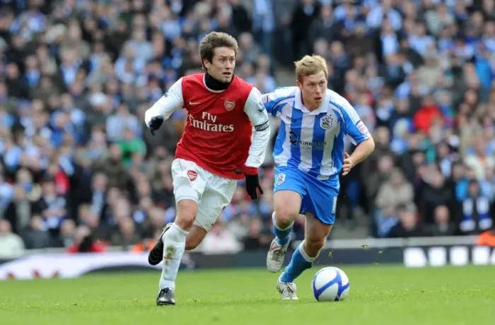 Framed Print : Tomas Rosicky (Arsenal) Scott Arfield (Huddersfield). Arsenal 2: 1 Huddersfield Town