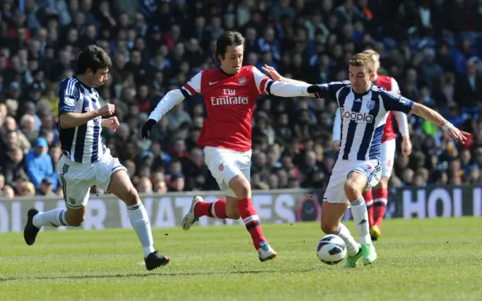 Framed Print : Tomas Rosicky Battles Past Claudio Yacob and James Morrison in Arsenal's Premier League Clash with West Bromwich Albion