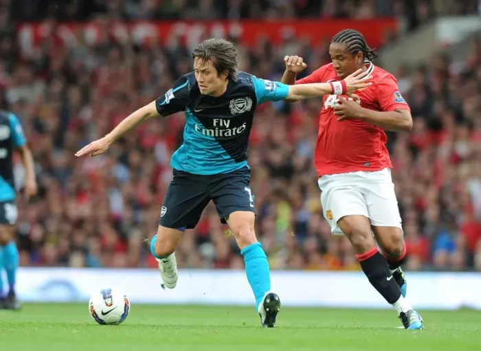 Framed Print : Tomas Rosicky Outmaneuvers Anderson: A Battle at Old Trafford (Manchester United vs Arsenal, 2011-12)