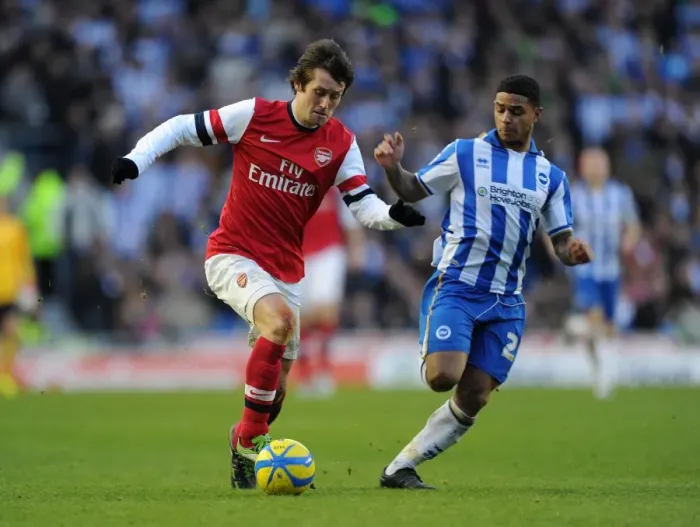 Framed Print : Tomas Rosicky Outmaneuvers Liam Bridcutt: FA Cup Clash Between Brighton & Arsenal, 2013
