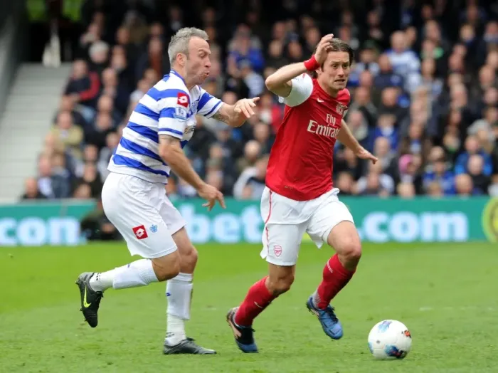 Framed Print : Tomas Rosicky Outmaneuvers Shaun Derry: Queens Park Rangers vs. Arsenal, Premier League 2011-12