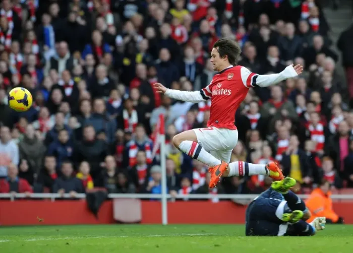 Framed Print : Tomas Rosicky Scores Stunner: Arsenal's 3rd Goal vs Sunderland (2014)