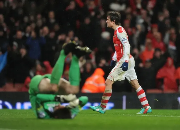 Framed Print : Tomas Rosicky's Brilliant Double: Arsenal's Triumph over Queens Park Rangers, Premier League 2014-15