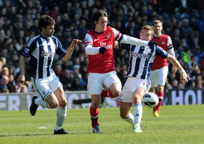 Framed Print : Tomas Rosicky's Powerful Past: Overpowering Yacob and Morrison in Arsenal's Battle against West Bromwich Albion