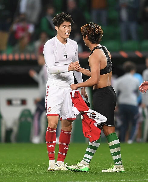Tomiyasu and Morita Exchange Shirts After Intense Europa League Clash in Lisbon