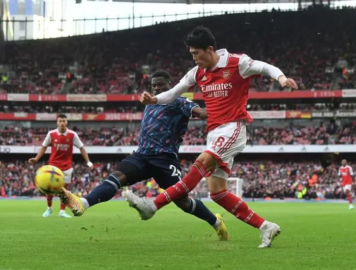 Framed Print : Tomiyasu's Game-Winning Sprint: Arsenal Outpaces Nottingham Forest