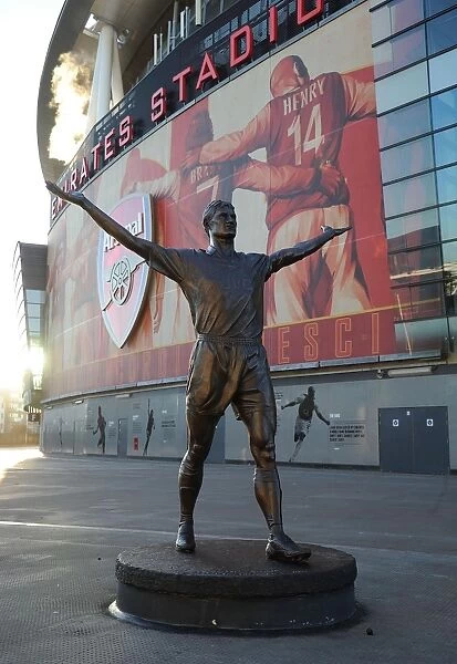 Tony Adams Statue: Arsenal Legend at Emirates Stadium (Arsenal vs Everton, 2011-12)
