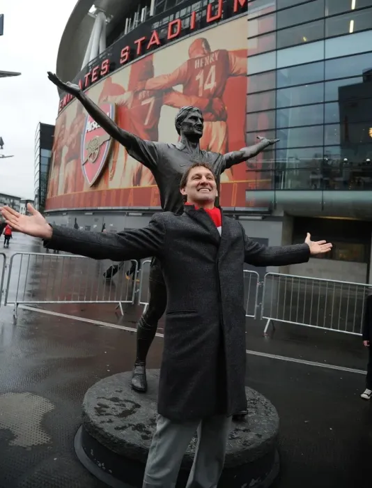 Framed Print : Tony Adams Unveils His Arsenal Legends Statue at Emirates Stadium during Arsenal vs. Queens Park Rangers Match, 2011-12 Framed Print : Tony Adams Unveils His Arsenal Legends Statue at Emirates Stadium during Arsenal vs. Queens Park Rangers Match, 2011-12