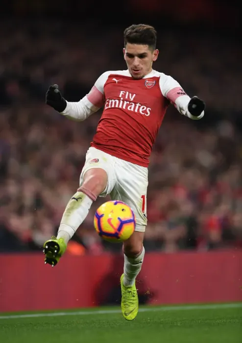 Framed Print : Torreira in Action: Arsenal vs. Chelsea, Premier League 2018-19 Framed Print : Torreira in Action: Arsenal vs. Chelsea, Premier League 2018-19
