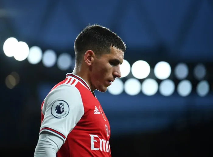 Framed Print : Torreira in Action: Arsenal vs. Wolverhampton Wanderers, Premier League 2019-20 Framed Print : Torreira in Action: Arsenal vs. Wolverhampton Wanderers, Premier League 2019-20