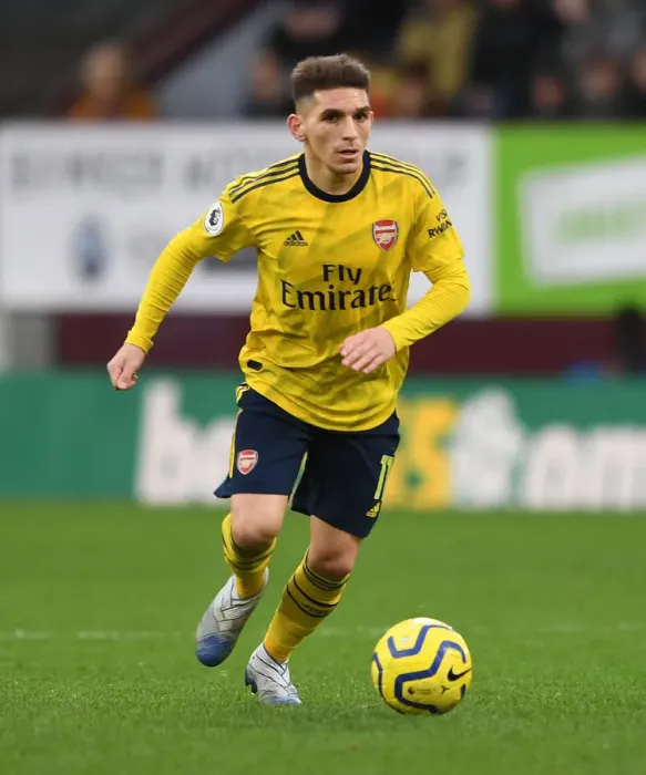 Framed Print : Torreira in Action: Burnley vs. Arsenal, Premier League 2019-20 Framed Print : Torreira in Action: Burnley vs. Arsenal, Premier League 2019-20