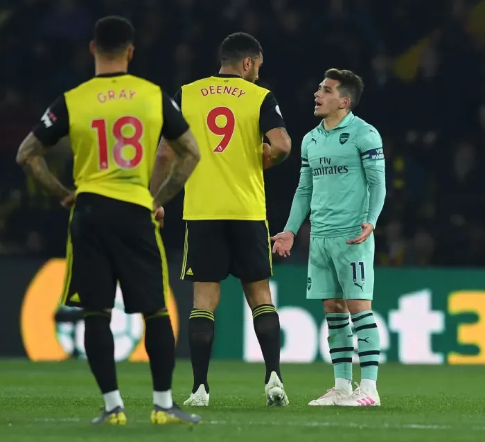 Framed Print : Torreira and Deeney: Heated Moment After Red Card in Watford vs Arsenal Premier League Clash (2018-19)