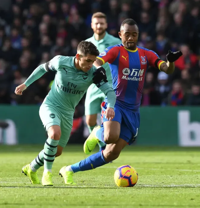 Framed Print : Torreira vs Ayew: A Midfield Battle of Intensity - Crystal Palace vs Arsenal Premier League Clash