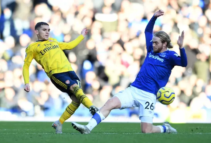 Framed Print : Torreira vs. Davies: Everton vs. Arsenal Football Clash in Premier League (December 2019) Framed Print : Torreira vs. Davies: Everton vs. Arsenal Football Clash in Premier League (December 2019)