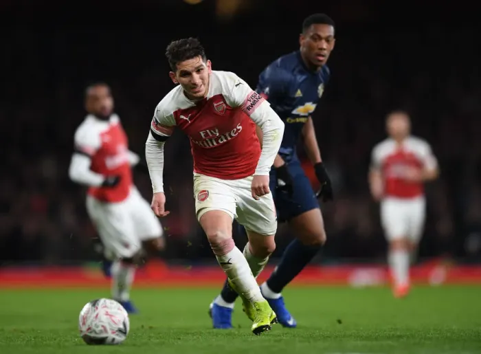 Framed Print : Torreira vs Manchester United: Arsenal's Midfield Battle in FA Cup Clash
