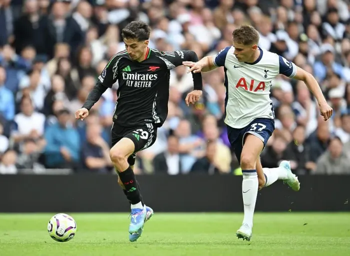 Framed Print : Tottenham Hotspur FC v Arsenal FC - Premier League Framed Print : Tottenham Hotspur FC v Arsenal FC - Premier League