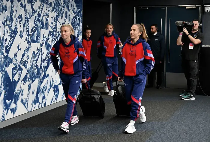 Framed Print : Tottenham Hotspur v Arsenal - Barclays Women's Super League Framed Print : Tottenham Hotspur v Arsenal - Barclays Women's Super League