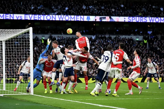 Framed Print : Tottenham Hotspur v Arsenal - Premier League Framed Print : Tottenham Hotspur v Arsenal - Premier League