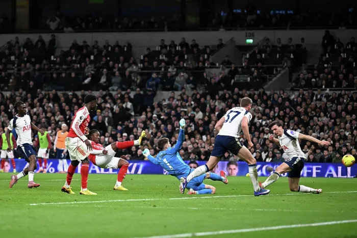 Framed Print : Tottenham Hotspur v Arsenal - Premier League Framed Print : Tottenham Hotspur v Arsenal - Premier League