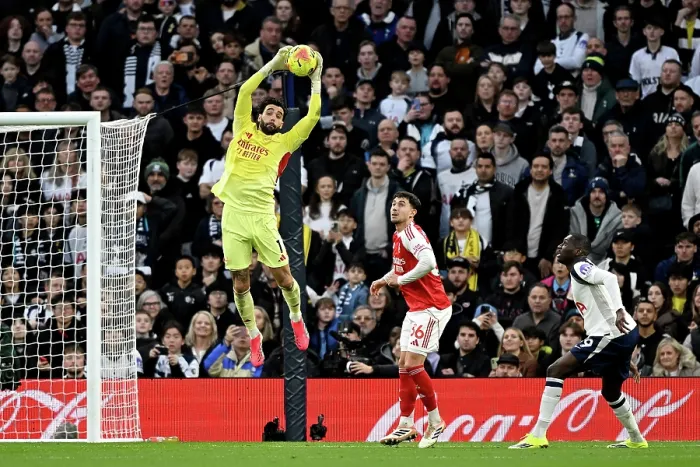 Framed Print : Tottenham Hotspur v Arsenal - Premier League Framed Print : Tottenham Hotspur v Arsenal - Premier League