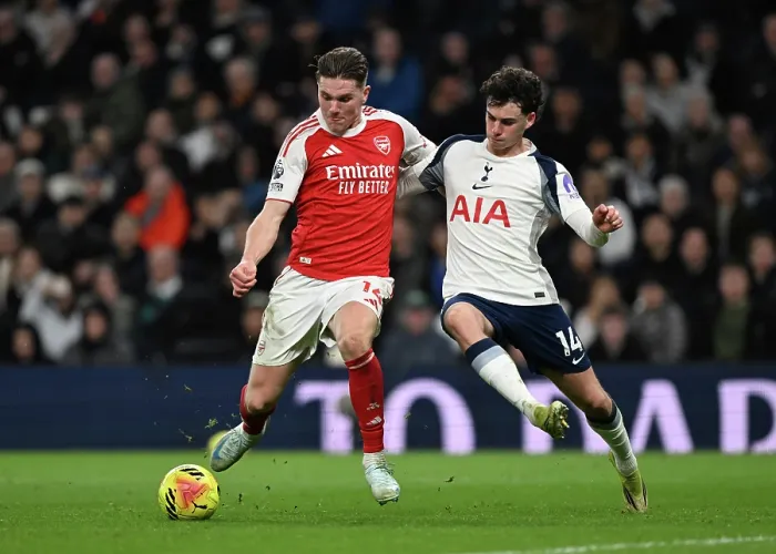 Framed Print : Tottenham Hotspur v Arsenal - Premier League Framed Print : Tottenham Hotspur v Arsenal - Premier League