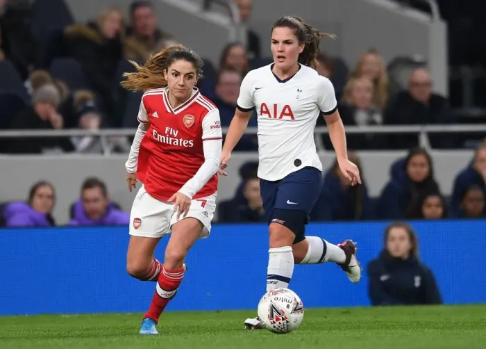 Framed Print : Tottenham Hotspur vs Arsenal: Battle in the FA WSL - Van de Donk vs Worm Framed Print : Tottenham Hotspur vs Arsenal: Battle in the FA WSL - Van de Donk vs Worm