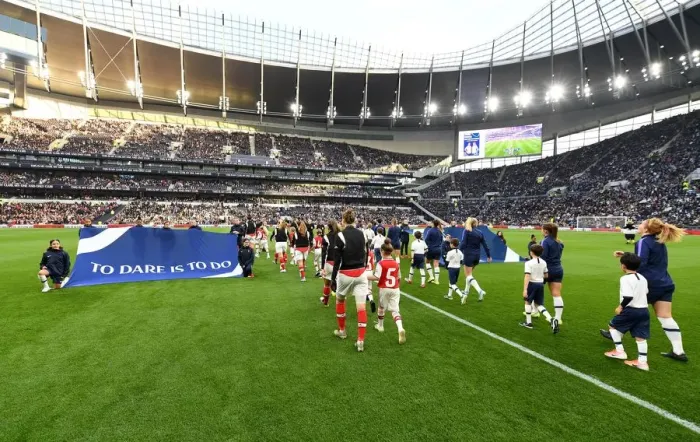 Framed Print : Tottenham vs. Arsenal: Barclays FA Womens Super League Showdown