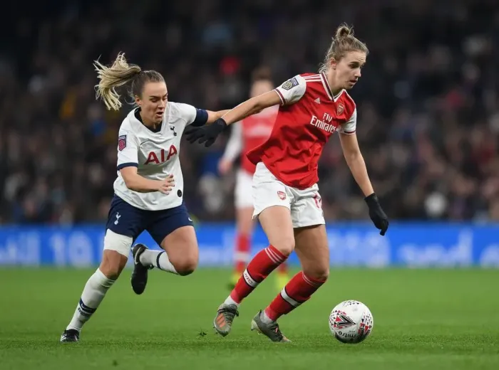 Framed Print : Tottenham vs Arsenal: FA WSL Showdown - Viviane Miedema Faces Off Against Josie Green Framed Print : Tottenham vs Arsenal: FA WSL Showdown - Viviane Miedema Faces Off Against Josie Green