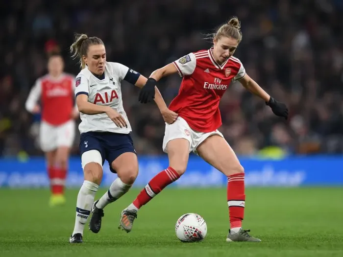 Framed Print : Tottenham vs. Arsenal: Women's FA Super League Clash - Viviane Miedema Faces Off Against Josie Green