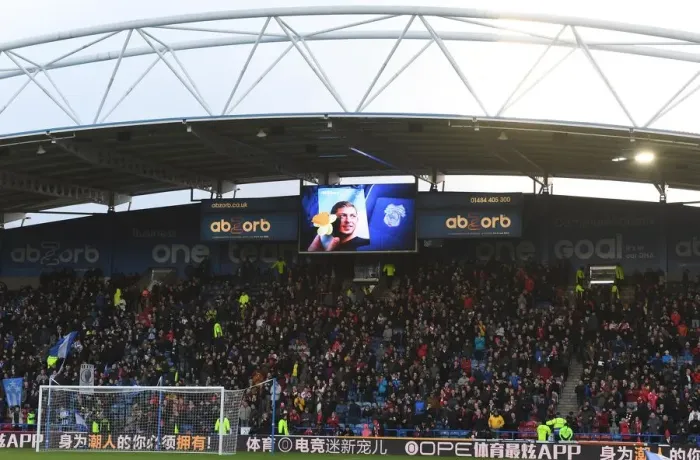 Framed Print : Tribute to Emiliano Sala: Huddersfield Town vs. Arsenal FC, Premier League Framed Print : Tribute to Emiliano Sala: Huddersfield Town vs. Arsenal FC, Premier League
