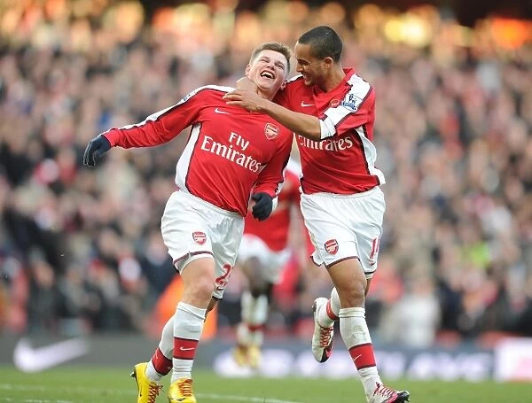 Triumphant Arsenal: Arshavin and Walcott's Euphoric Moment after Scoring against Burnley (3:1)