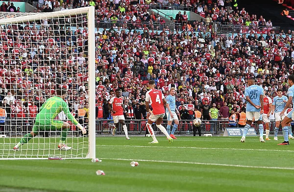 Trossard's Deflected Goal: Arsenal Claims Community Shield Victory Over Manchester City