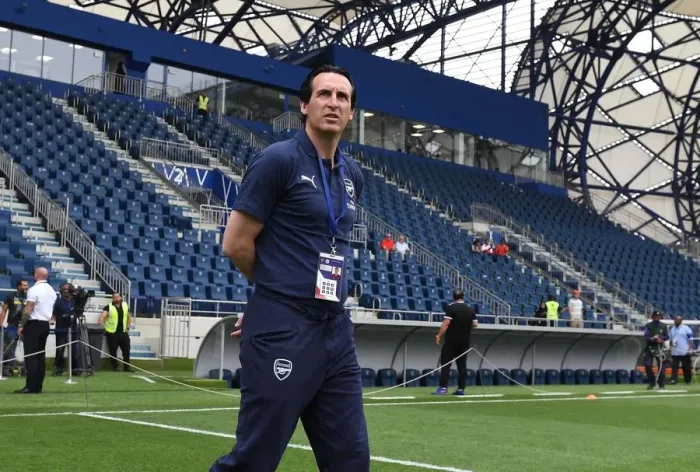 Framed Print : Unai Emery: Arsenal Coach before Al-Nasr Dubai SC Match (2018-19)