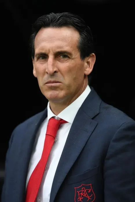 Framed Print : Unai Emery: Arsenal Head Coach Prepares for Newcastle United Showdown (2019-20 Premier League)