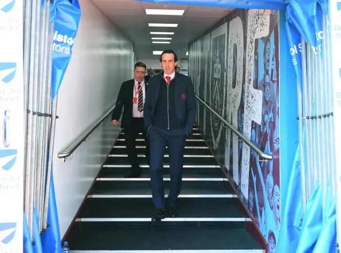 Framed Print : Unai Emery Before Burnley vs Arsenal Premier League Clash (2018-19) Framed Print : Unai Emery Before Burnley vs Arsenal Premier League Clash (2018-19)