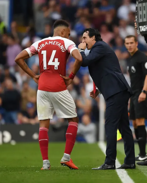 Framed Print : Unai Emery Coaches Aubameyang during Chelsea vs Arsenal Premier League Clash (2018-19) Framed Print : Unai Emery Coaches Aubameyang during Chelsea vs Arsenal Premier League Clash (2018-19)