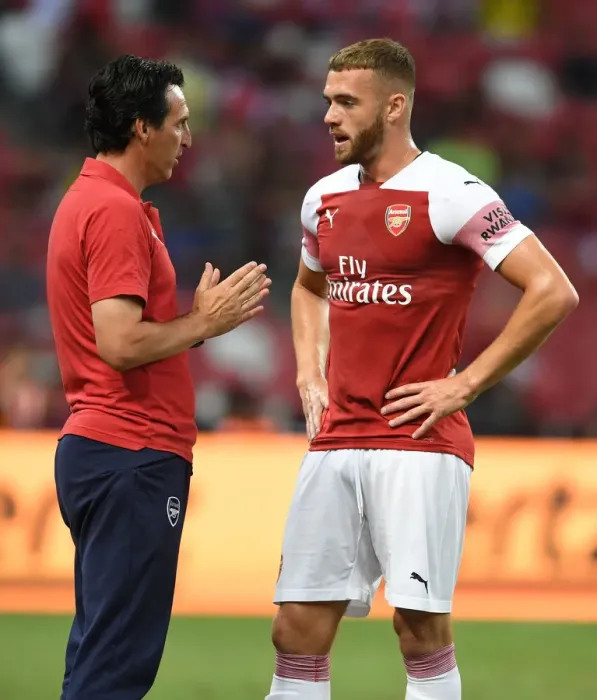 Framed Print : Unai Emery Engages with Calum Chambers during Arsenal's Clash against Atletico Madrid, 2018 International Champions Cup, Singapore