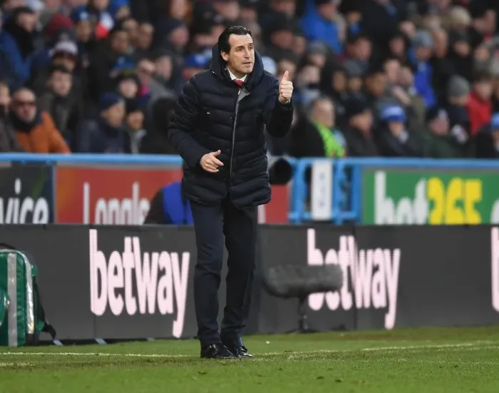 Framed Print : Unai Emery Focused on Tactics: Huddersfield vs Arsenal, Premier League