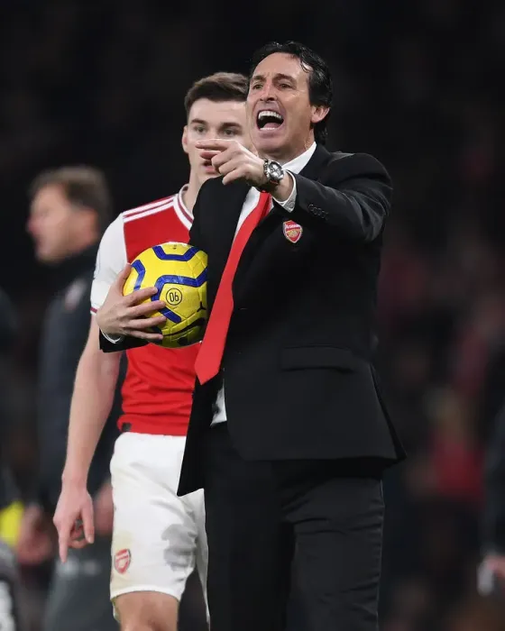 Framed Print : Unai Emery and Kieran Tierney: Strategic Discussions on the Arsenal Touchline during Southampton Match
